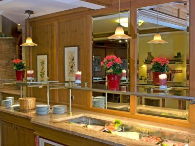 0A4B27B4CB1E4310B2467F3EB0E6827D