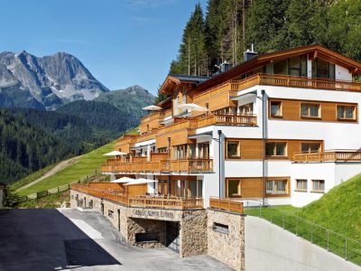 15AA2417106B430B065C7BA596840FDB