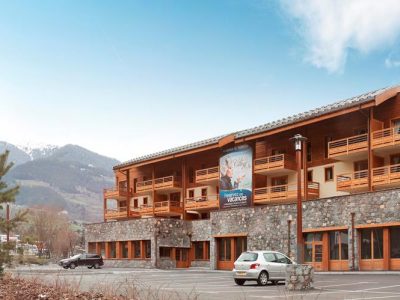 2B2EC8D684810465BA266C3477663E90