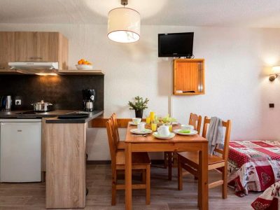 4C6C39291FACC271C3DB721925709E8E