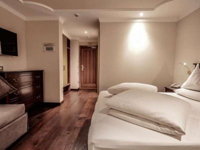 6353BF6D053B488D4256DFCE80482597