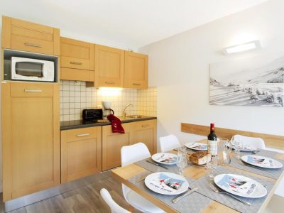 6363A8548D44E586D54C62F20E31901F