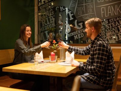 63FCC164EB3E9329B4007AA97A5E8311