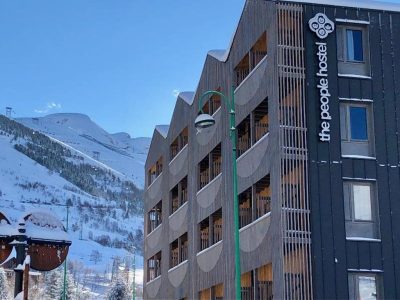 A38D8AAF10EE40F4A7795117937F51EC