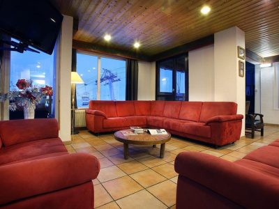 ACD81D62B90B578739AAE2DE2747F80F