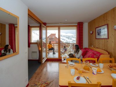 B76B0F5C97D12AD4BDC1827F3940B208