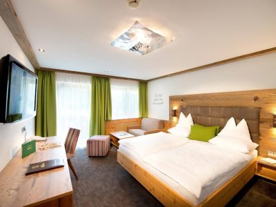 B87417BA347B13E85924939B966BBE42