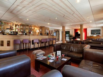 C049E89161E500F21E2910D233D3EB85