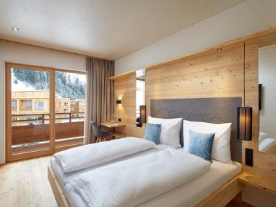 CC281CDD3C7D04B67BC7C22B7E0018CF