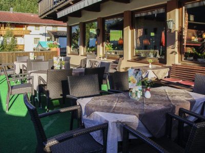 CFD232293F932EBC3CE8F6A7B988543D