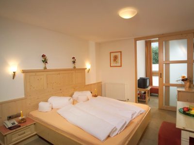 EC6E956AE06459C52A49AB689CB052DA