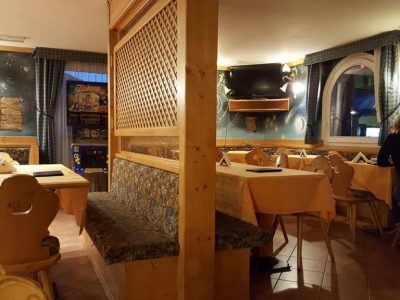 EDE6ECBA21F25D04E89604BC8FCDA698